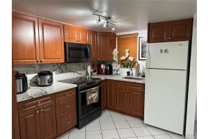 5625 W 26th Ct APT 102, Hialeah, FL 33016, Sold 11/01/23
