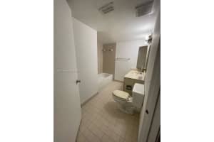 6296 NW 186th St APT 102, Hialeah, FL 33015, Sold 09/29/23
