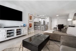 5701 Collins Ave APT 1417, Miami Beach, FL 33140, Sold 11/27/23