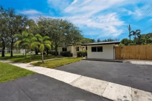 1115 E Country Club Cir, Plantation, FL 33317, Sold 10/11/23