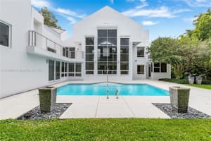 51 Island Dr, Key Biscayne, FL 33149, Sold 12/01/23