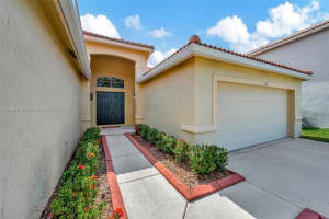3856 Falcon Ridge Cir, Weston, FL 33331, Sold 09/29/23