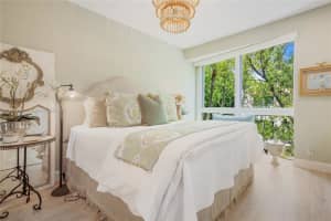 325 Meridian Ave APT 2, Miami Beach, FL 33139, Sold 01/24/24