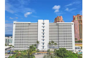 2200 NE 33rd Ave #18e, Fort Lauderdale, FL 33305, Sold 10/20/23