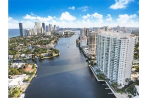 20201 E Country Club Dr APT 308, Aventura, FL 33180, Sold 11/27/23