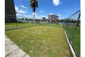 5201 NW 7th St APT 403, Miami, FL 33126, Sold 02/01/24