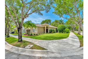 4035 Palm Pl, Weston, FL 33331, Sold 10/17/23