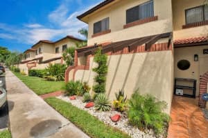 8821 NW 48th St, Sunrise, FL 33351, Sold 10/20/23