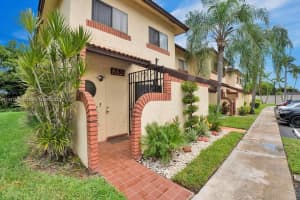8821 NW 48th St, Sunrise, FL 33351, Sold 10/20/23