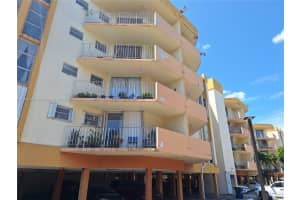 1750 W 46th St APT 428, Hialeah, FL 33012, Sold 10/31/23