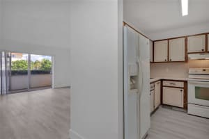 4043 NW 16th St APT 111, Lauderhill, FL 33313, Sold 03/01/24