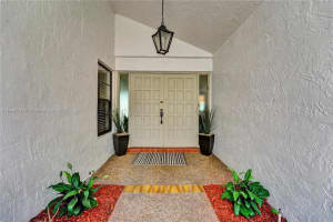 10401 NW 5th Ct, Plantation, FL 33324, Sold 11/07/23