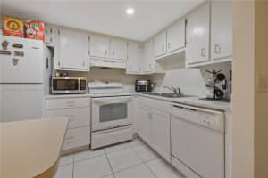 4177 Oak Terrace Dr #4177, Greenacres, FL 33463, Sold 10/12/23