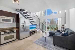 41 SE 5th St APT 1605, Miami, FL 33131, Sold 09/21/23