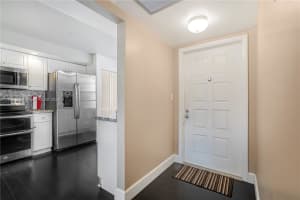 1000 Colony Point Cir APT 411, Pembroke Pines, FL 33026, Sold 11/14/23