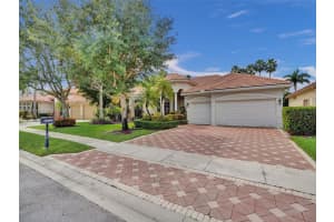 15654 SW 15th St, Pembroke Pines, FL 33027, Sold 12/01/23