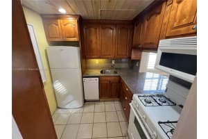 8600 SW 67th Ave APT 910, Miami, FL 33143, Sold 10/03/23