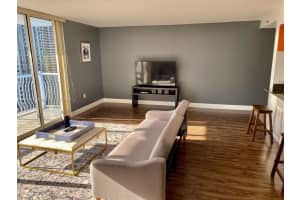 1200 Brickell Bay Dr APT 3723, Miami, FL 33131, Sold 09/11/24