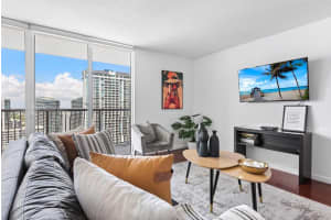 1200 Brickell Bay Dr APT 3923, Miami, FL 33131, Sold 11/13/23