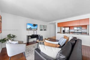 1200 Brickell Bay Dr APT 3923, Miami, FL 33131, Sold 11/13/23