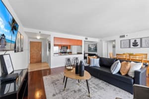 1200 Brickell Bay Dr APT 3923, Miami, FL 33131, Sold 11/13/23