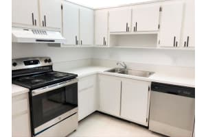 900 NE 195th St APT 113, Miami, FL 33179, Sold 01/24/24