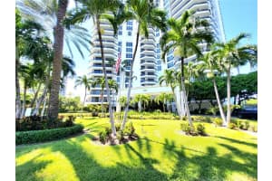 3500 Mystic Pointe Dr, Miami, FL 33180, Sold 05/17/24