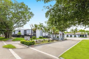 6502 Kendale Lakes Dr APT 201, Miami, FL 33183, Sold 12/15/23