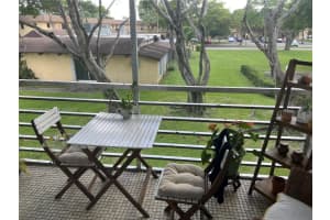 100 Berkley Rd APT 202, Hollywood, FL 33024, Sold 10/30/23