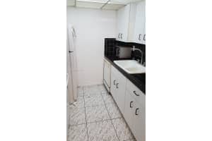 10740 N Kendall Dr APT L20, Miami, FL 33176, Sold 01/03/24