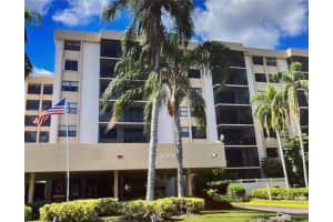 900 NE 195th St APT 506, Miami, FL 33179, Sold 12/31/23