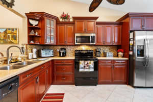 7037 Marlberry Ln, Tamarac, FL 33321, Sold 11/16/23