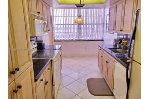 18031 Biscayne Blvd APT 1401, Aventura, FL 33160, Sold 04/11/24