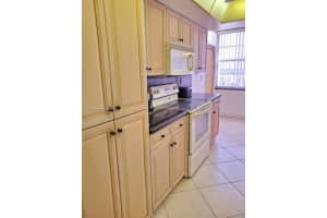 18031 Biscayne Blvd APT 1401, Aventura, FL 33160, Sold 04/11/24