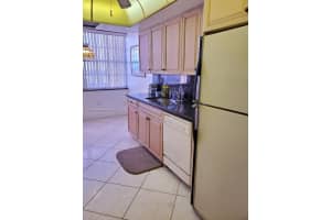 18031 Biscayne Blvd APT 1401, Aventura, FL 33160, Sold 04/11/24