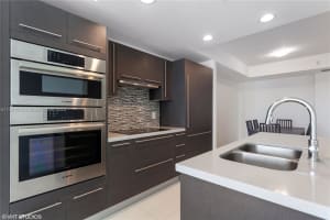 7751 NW 107th Ave Apt 318, Doral, FL 33178, Sold 01/19/24