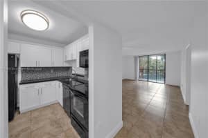 8015 SW 107th Ave APT 309, Miami, FL 33173, Sold 10/20/23