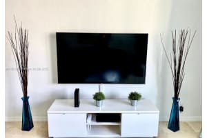 3801 S Ocean Dr #9t, Hollywood, FL 33019, Sold 12/29/23