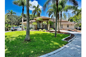 6110 Falconsgate Ave, Davie, FL 33331, Sold 06/21/24