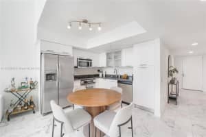 41 SE 5th St APT 1409, Miami, FL 33131, Sold 12/20/23