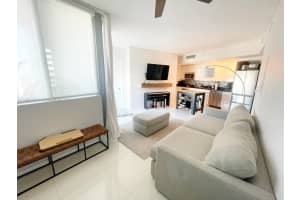 92 SW 3rd St APT 3706, Miami, FL 33130, Sold 11/02/23