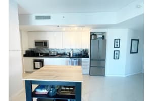 92 SW 3rd St APT 3706, Miami, FL 33130, Sold 11/02/23