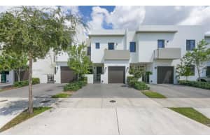 527 SW 91st Pl #527, Miami, FL 33174, Sold 11/30/23