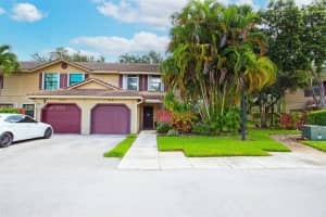 9181 Vineyard Lake Dr, Plantation, FL 33324, Sold 10/26/23