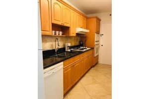 100 Lincoln Rd #920, Miami Beach, FL 33139, Sold 05/31/24