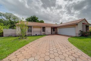 6202 NW 194th St, Hialeah, FL 33015, Sold 12/08/23