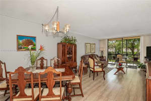 2571 Aragon Blvd APT 220, Sunrise, FL 33322, Sold 12/05/23