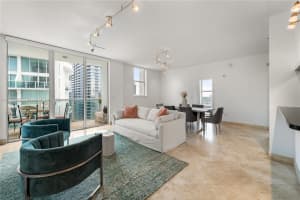 31 SE 5th St APT 4021, Miami, FL 33131, Sold 11/13/23