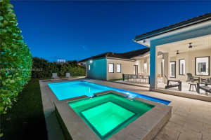 525 Sw 87th Ave, Miami