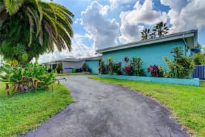 11430 NW 42nd St, Sunrise, FL 33323, Sold 10/31/23